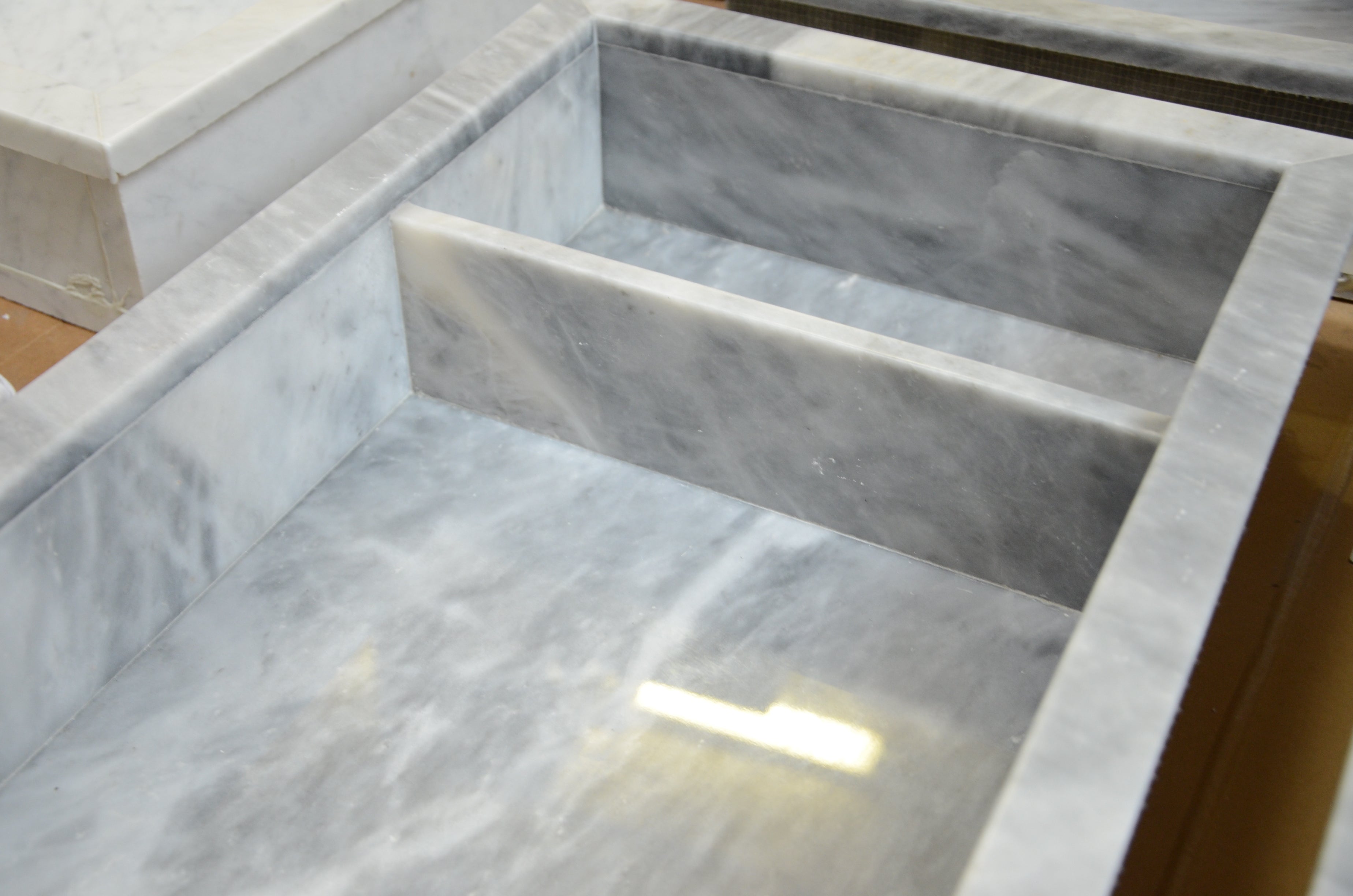 Niche en marbre à une tablette - Gris pâle avec veinage blanc